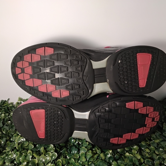 Puma Black Women's Athletic Sneakers with Pink Accents - Picture 3 of 8